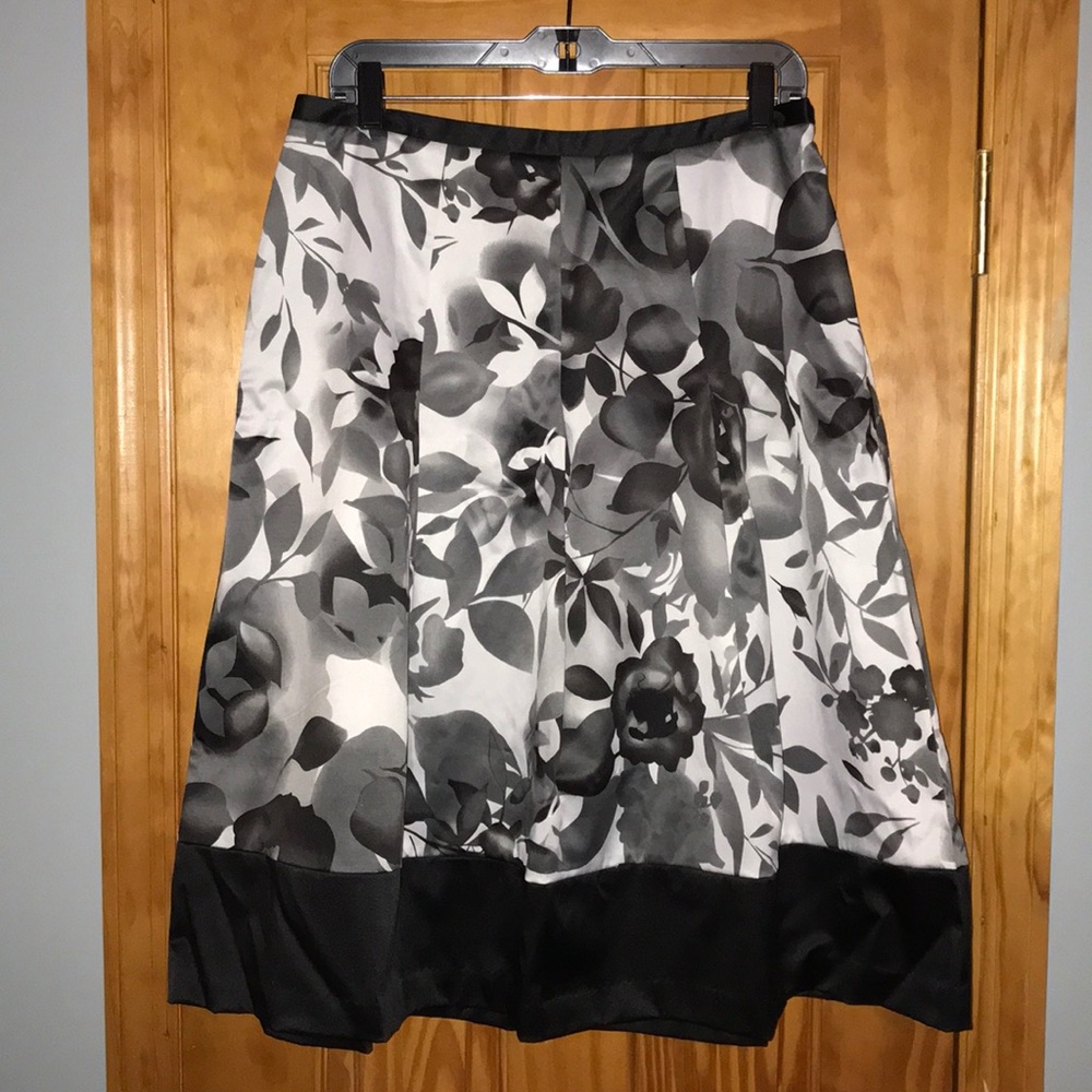 Floral Skirt Size: 12